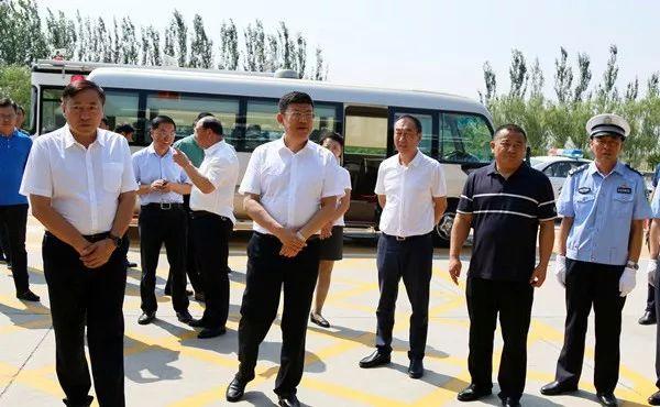 名扬天下三合局,风起云涌鑫字开什么生肖详细解答、解释与落实、构建解答解释落实